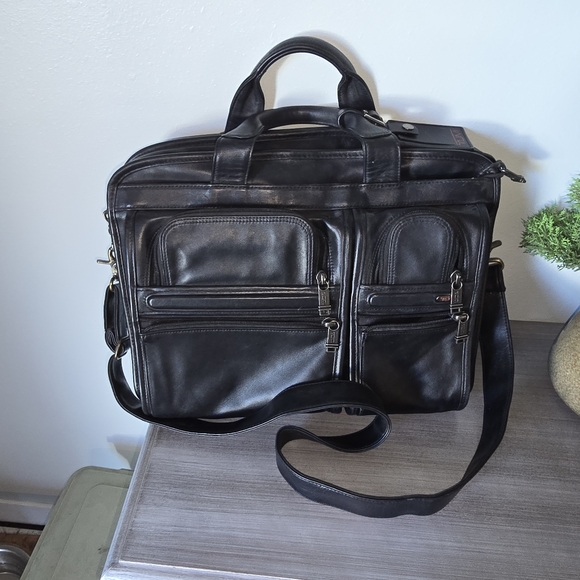 Tumi breifcase - Picture 1 of 5